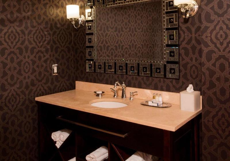 اتاق استاندارد با تخت بزرگ, The Siena Hotel, Autograph Collection