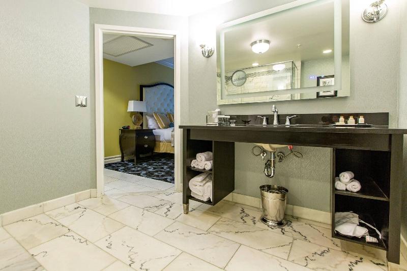اتاق استاندارد با تخت بزرگ, The Siena Hotel, Autograph Collection