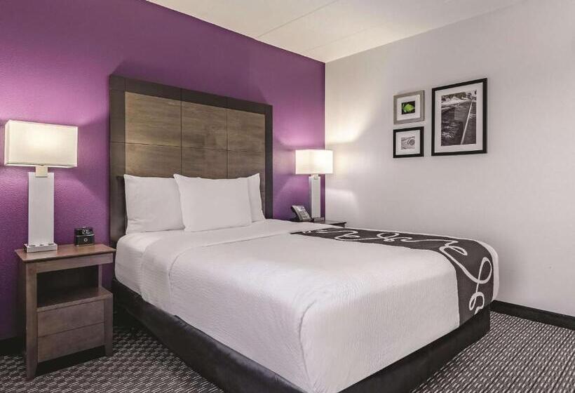 اتاق استاندارد برای معلولان, La Quinta By Wyndham Warwick Providence Airport