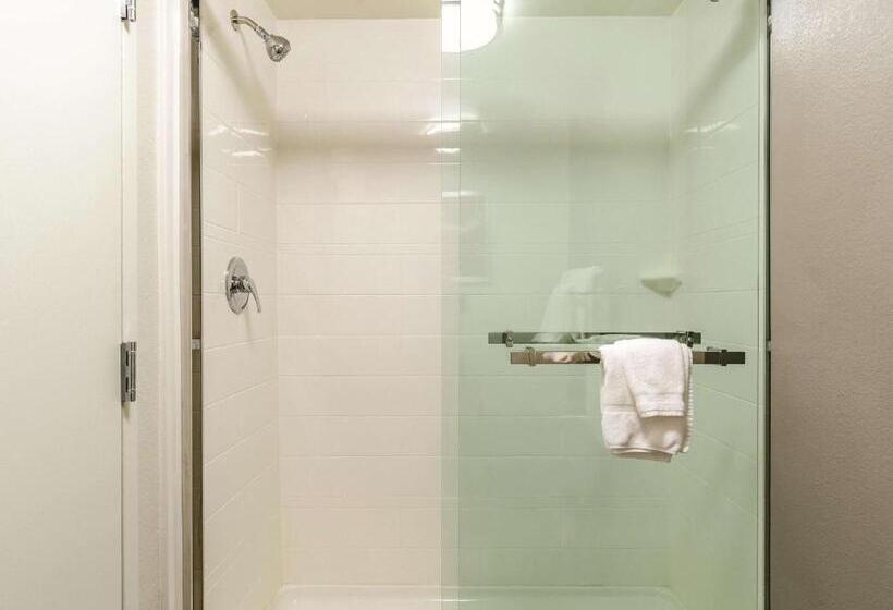 اتاق لوکس با تخت بزرگ, La Quinta By Wyndham Warwick Providence Airport