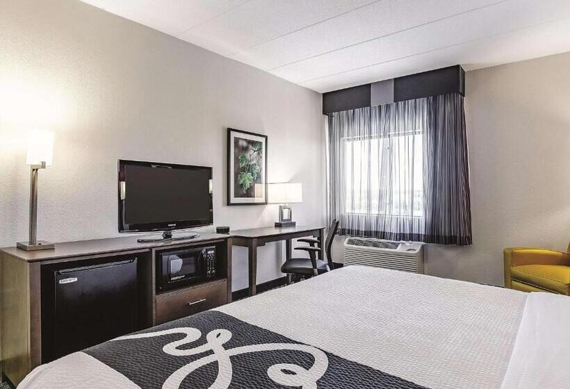 اتاق لوکس با تخت بزرگ, La Quinta By Wyndham Warwick Providence Airport