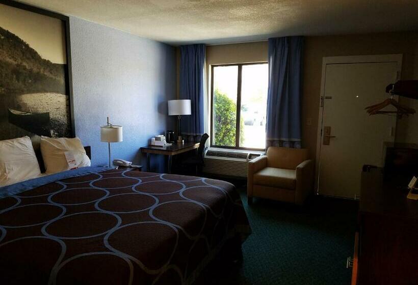 Chambre Standard Lit King Size, Super 8 By Wyndham Bentonville