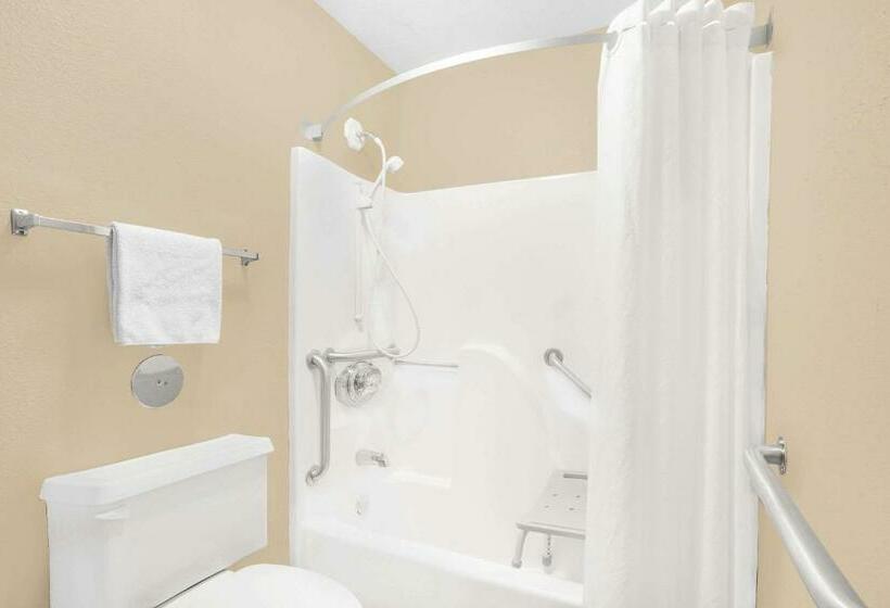 اتاق استاندارد برای معلولان, Super 8 By Wyndham East Moline