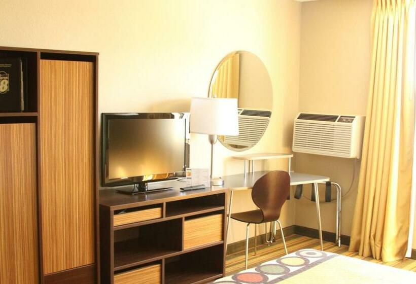 Standard Room, Super 8 By Wyndham Montrose