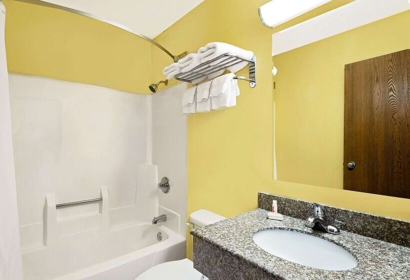 اتاق استاندارد با 2 تخت دوبل, Super 8 By Wyndham Muncie/ball St. College Area