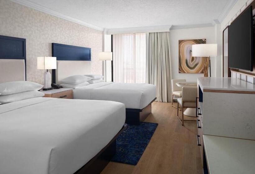 اتاق استاندارد در طبقه همکف, Sheraton Sand Key Resort