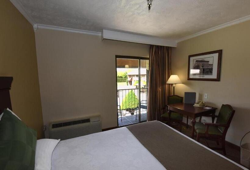 Suite with Balcony, Best Western Plus Ahtanum Inn