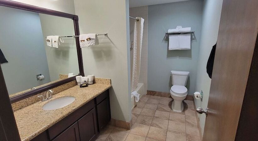 سوئیت با بالکن, Best Western Plus Ahtanum Inn