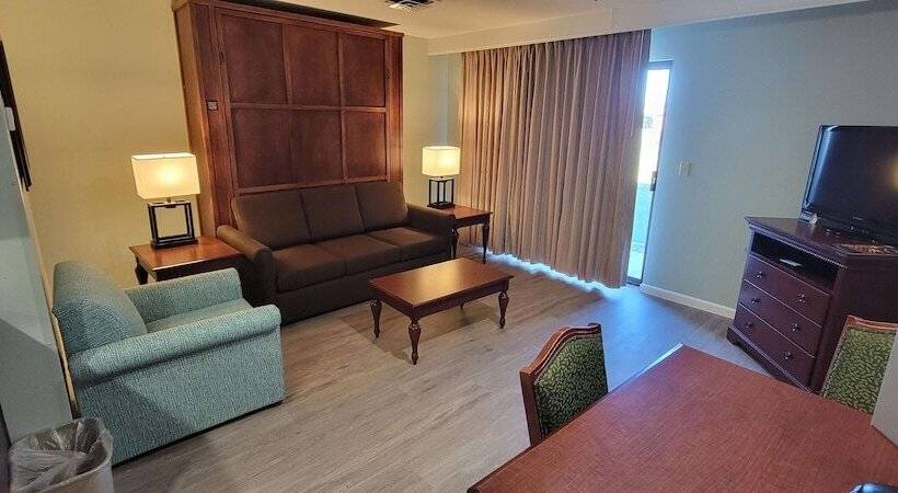 سوئیت با بالکن, Best Western Plus Ahtanum Inn