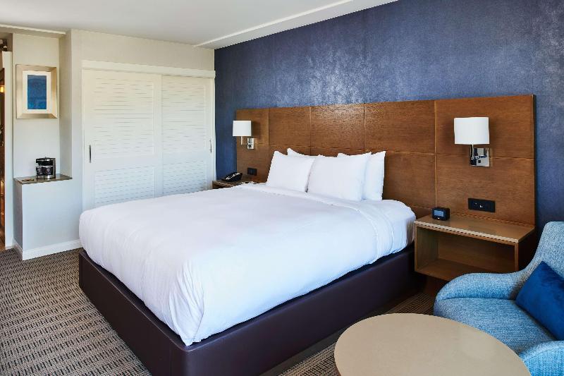 اتاق استاندارد با تخت بزرگ, Doubletree By Hilton Torrance South Bay