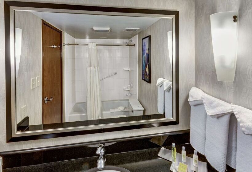 اتاق استاندارد با 2 تخت دوبل, Doubletree By Hilton Hotel Wichita Airport