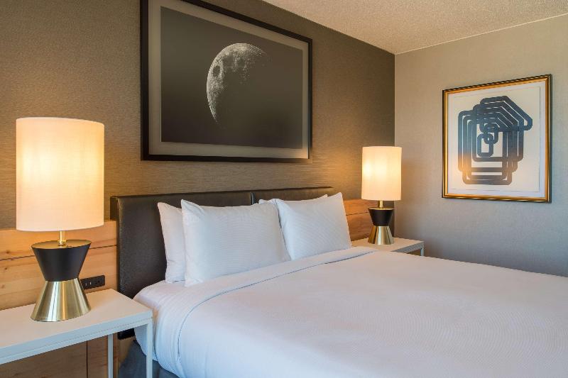 اتاق استاندارد با تخت بزرگ, Hilton Portland Downtown