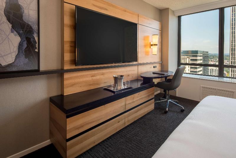 اتاق استاندارد با تخت بزرگ, Hilton Portland Downtown