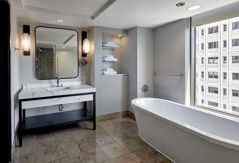 اتاق استاندارد با تخت بزرگ, Hilton Portland Downtown