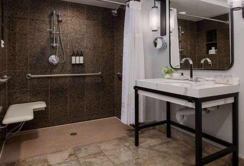 اتاق استاندارد با تخت بزرگ, Hilton Portland Downtown
