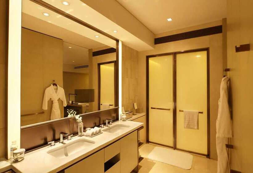 سوئیت با تخت بزرگ, Hilton San Diego Airport/harbor Island