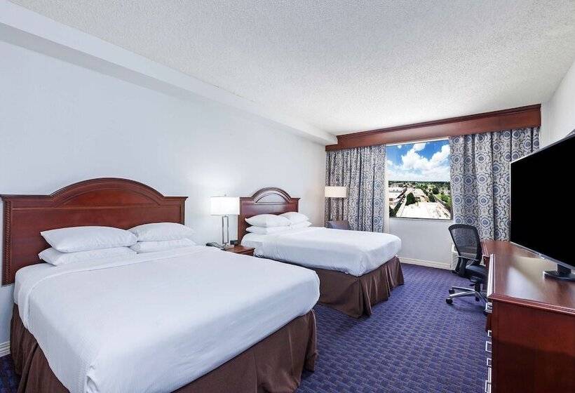 Deluxe Room Adapted for people with reduced mobility, Hilton Waco