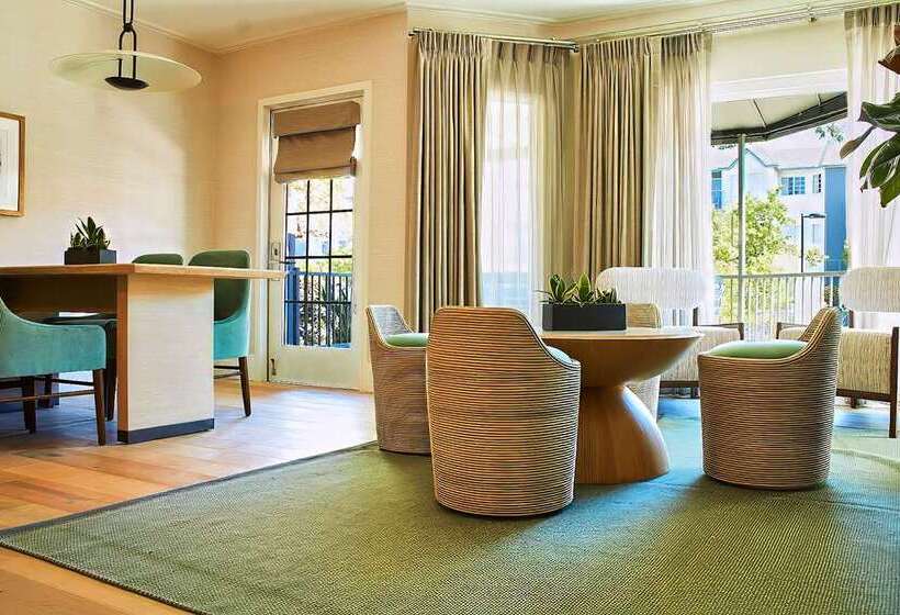 اتاق استاندارد با تخت بزرگ, Hilton Waco