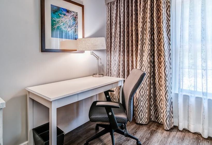 Suite Adapted for people with reduced mobility, Indigo Atlanta – Vinings