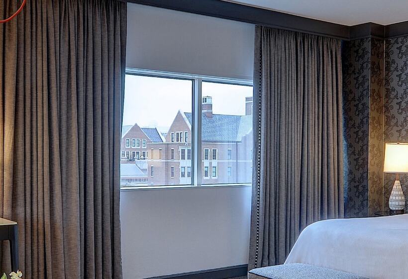 Premium Room, Loews Nashville Hotel At Vanderbilt Plaza