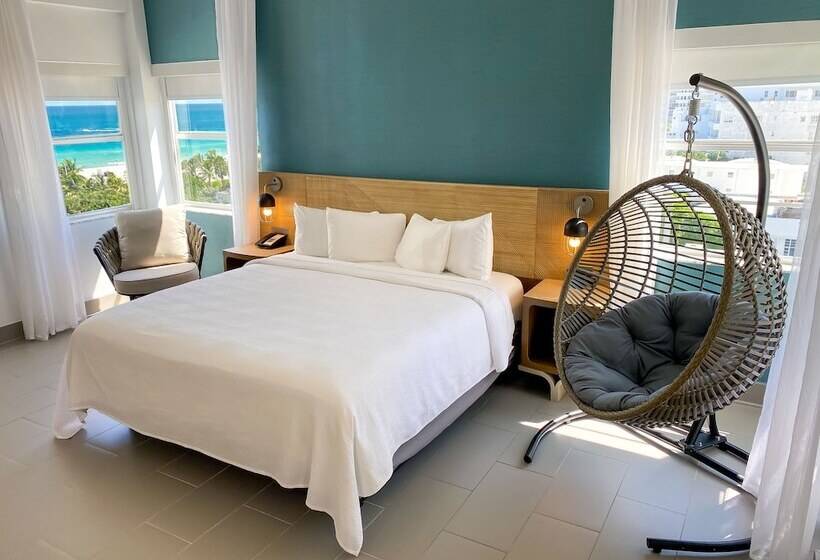 Junior Suite, Marseilles Beachfront