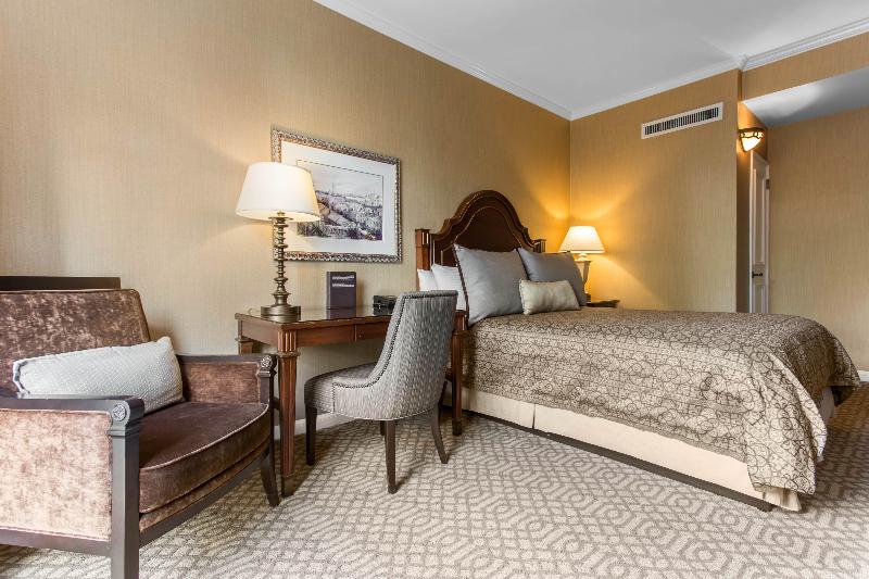 Номер Deluxe с Балконом, Omni Royal Orleans