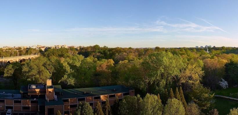 חדר פרמיום, Omni Shoreham