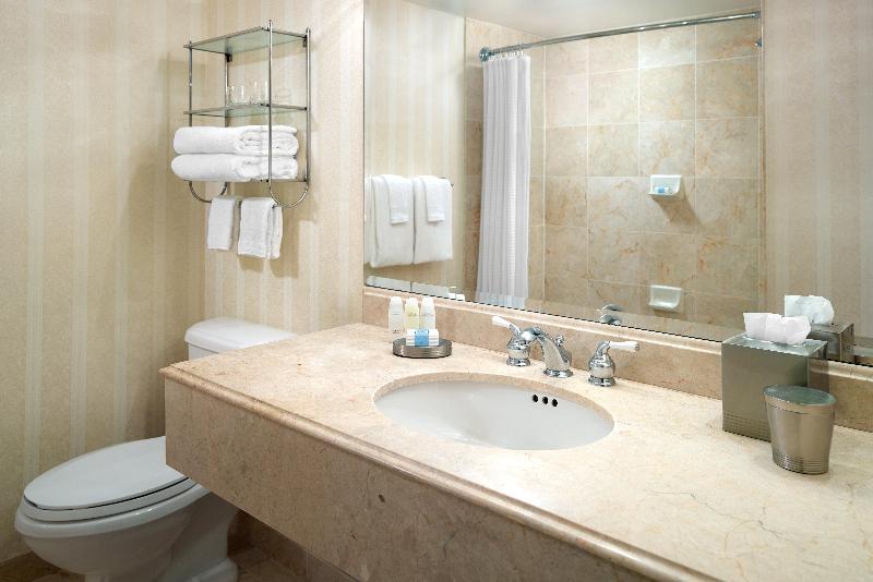 חדר סטנדרט עם מיטת קינג, Omni Shoreham