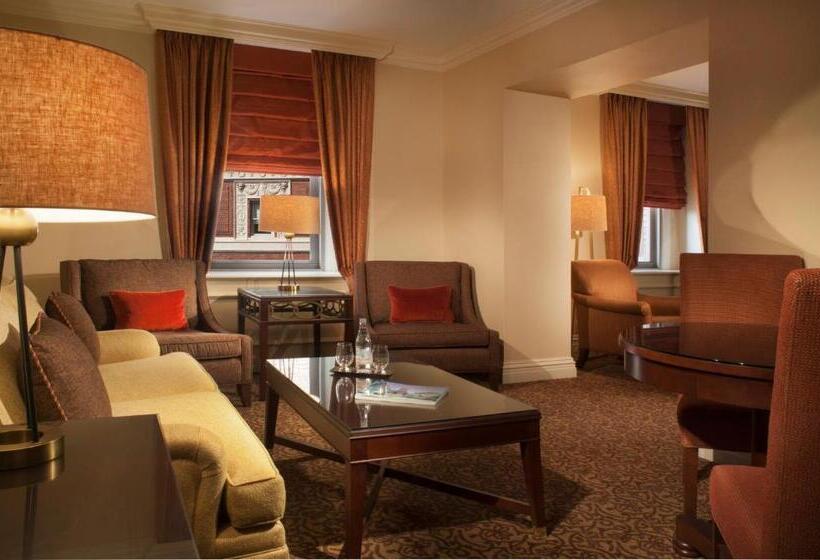 Superior Suite, Omni William Penn