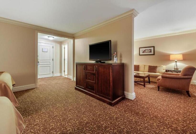 Superior Suite, Omni William Penn