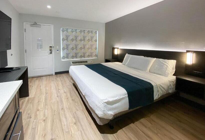 اتاق استاندارد با تخت بزرگ برای معلولان, Studio 6 Suites Stockton, Ca Waterfront