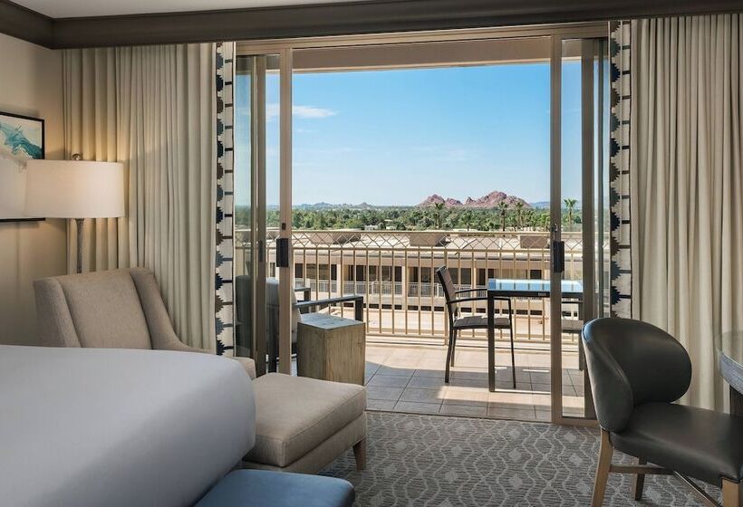 Deluxe Room, The Canyon Suites At The Phoenician, A Luxury Collection Resort, Scottsdale