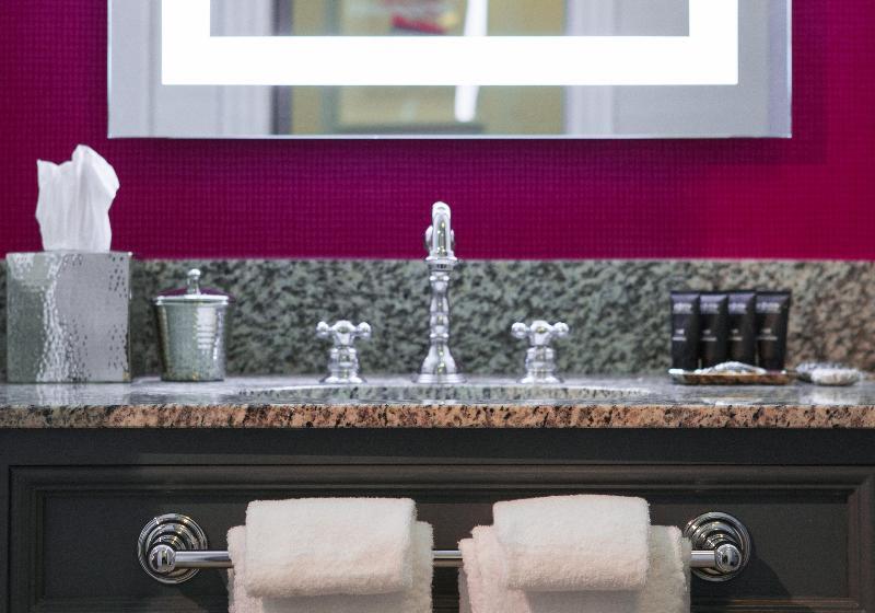 سوئیت با تخت بزرگ, Kimpton Brice Hotel, An Ihg