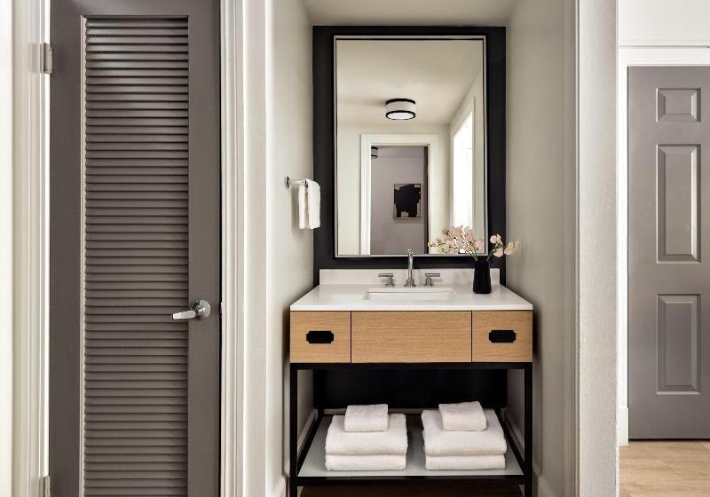 اتاق استاندارد برای معلولان, Kimpton Brice Hotel, An Ihg