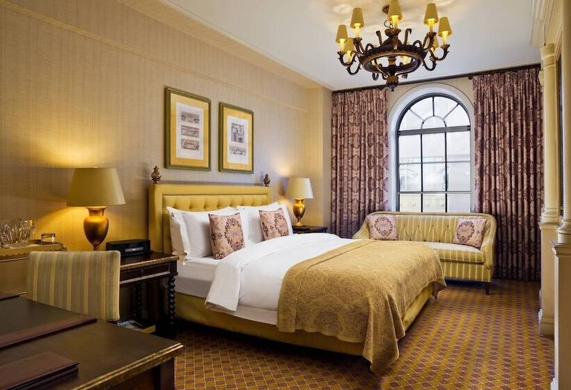 Superior Room Adapted for people with reduced mobility, The St. Regis Washington, D.c