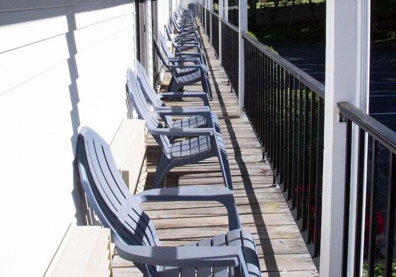 اتاق لوکس, The Tidewater Inn   Cape Cod