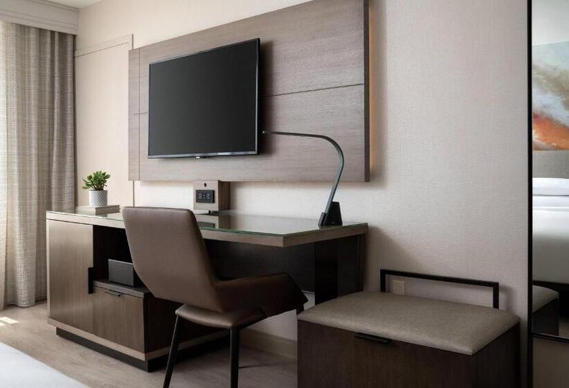 Chambre Deluxe Adaptée aux Personnes à Mobilité Réduite, Torrance Marriott Redondo Beach