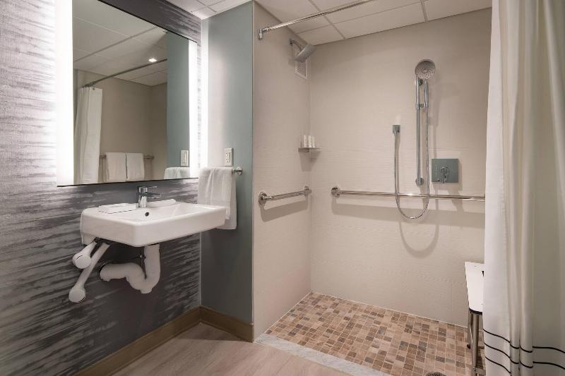 اتاق استاندارد با تخت بزرگ, Torrance Marriott Redondo Beach