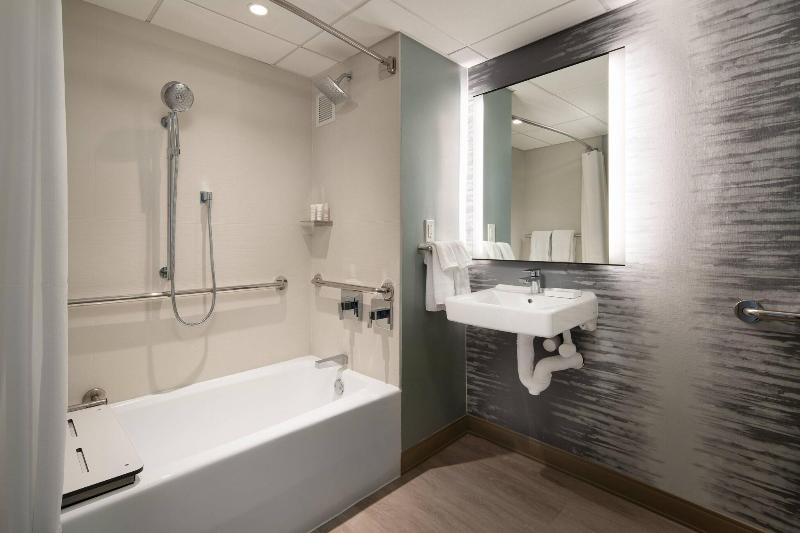 اتاق استاندارد با تخت بزرگ, Torrance Marriott Redondo Beach