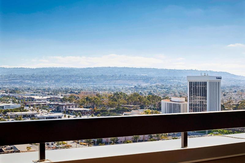 اتاق استاندارد با تخت بزرگ, Torrance Marriott Redondo Beach