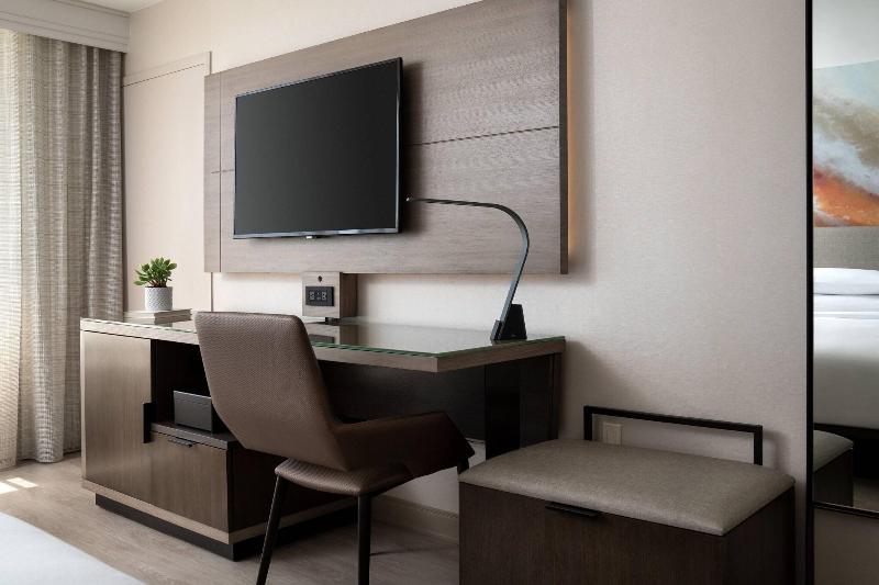 اتاق استاندارد با تخت بزرگ, Torrance Marriott Redondo Beach