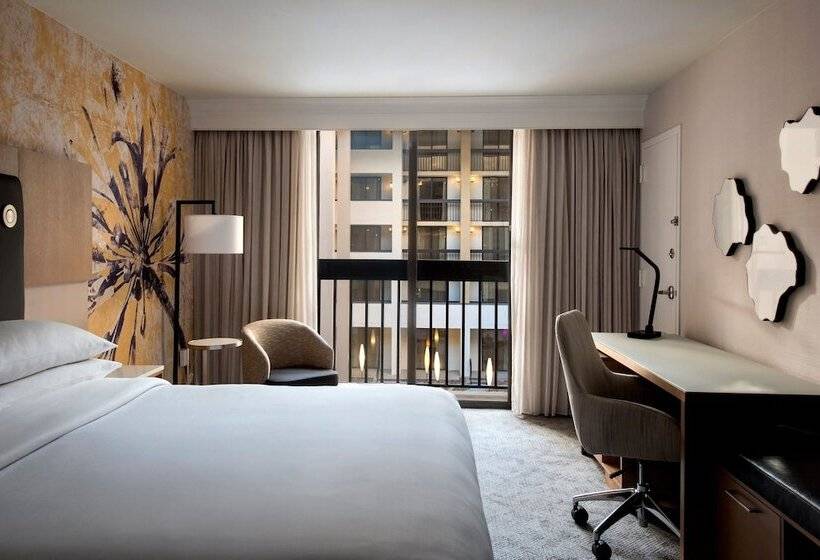 اتاق استاندارد با تخت دوبل و چشم‌انداز, Westchester Marriott