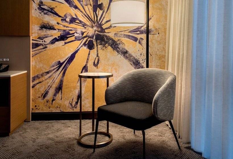اتاق استاندارد با تخت دوبل و چشم‌انداز, Westchester Marriott