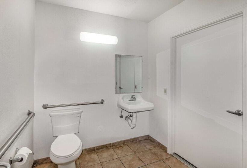 اتاق لوکس, Motel 6visalia, Ca