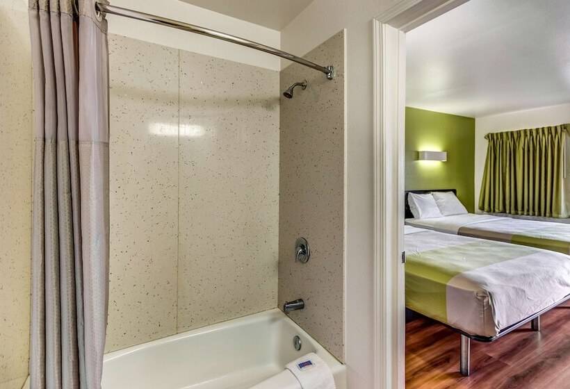 اتاق لوکس, Motel 6visalia, Ca