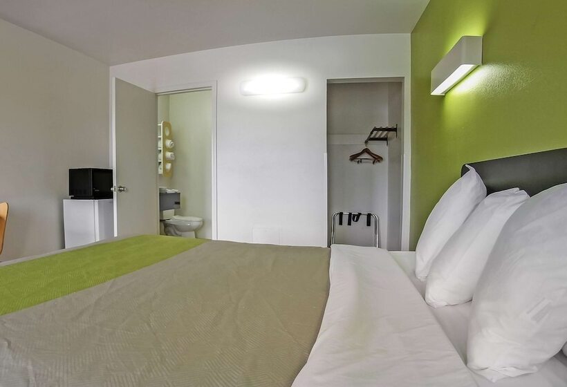اتاق لوکس, Motel 6visalia, Ca