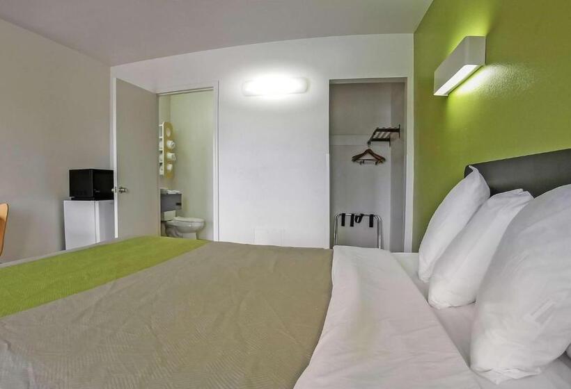 اتاق لوکس با تخت بزرگ, Motel 6visalia, Ca