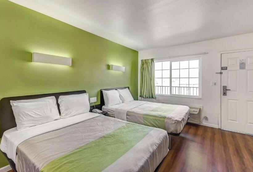 اتاق لوکس چهار تخته, Motel 6visalia, Ca