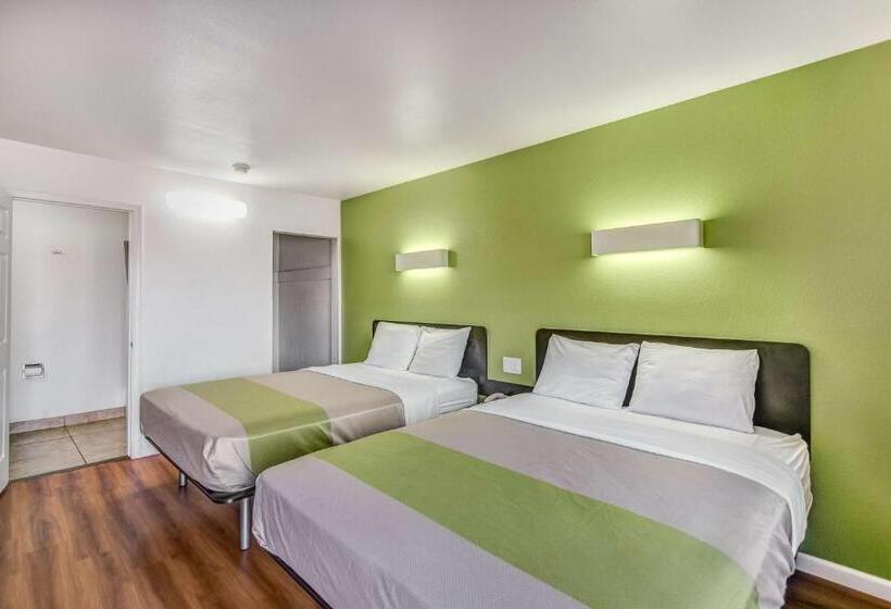 اتاق لوکس چهار تخته, Motel 6visalia, Ca