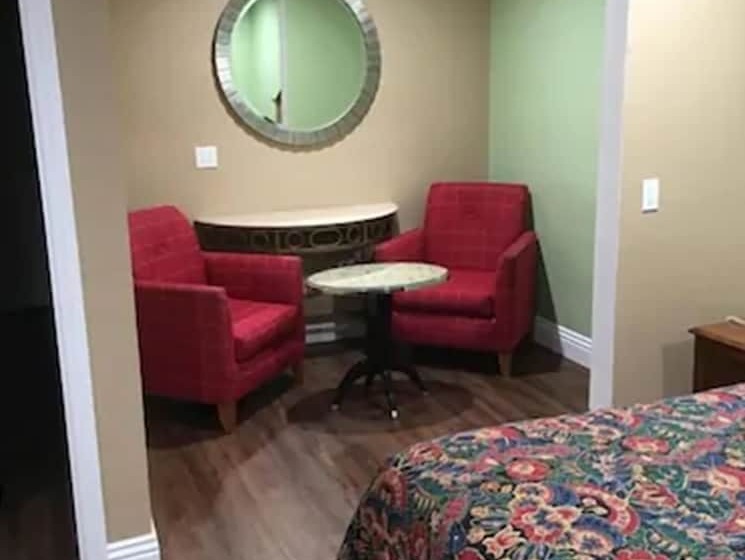 سوئیت 2 خوابه, American Inn & Suites Lax